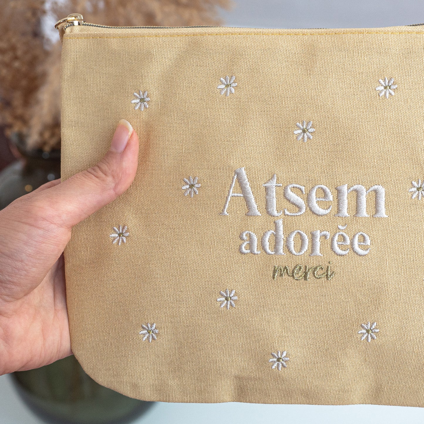 Pochette brodée - Atsem adorée, merci