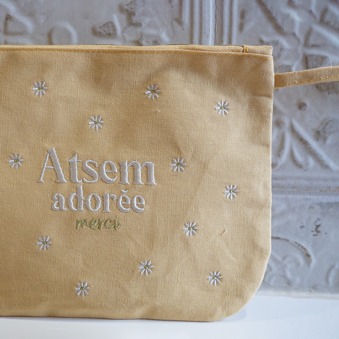 Pochette brodée - Atsem adorée, merci