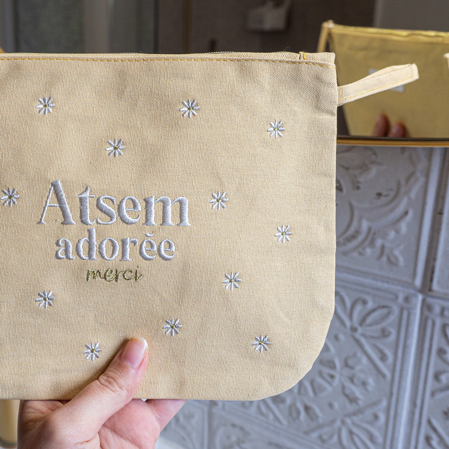Pochette brodée - Atsem adorée, merci