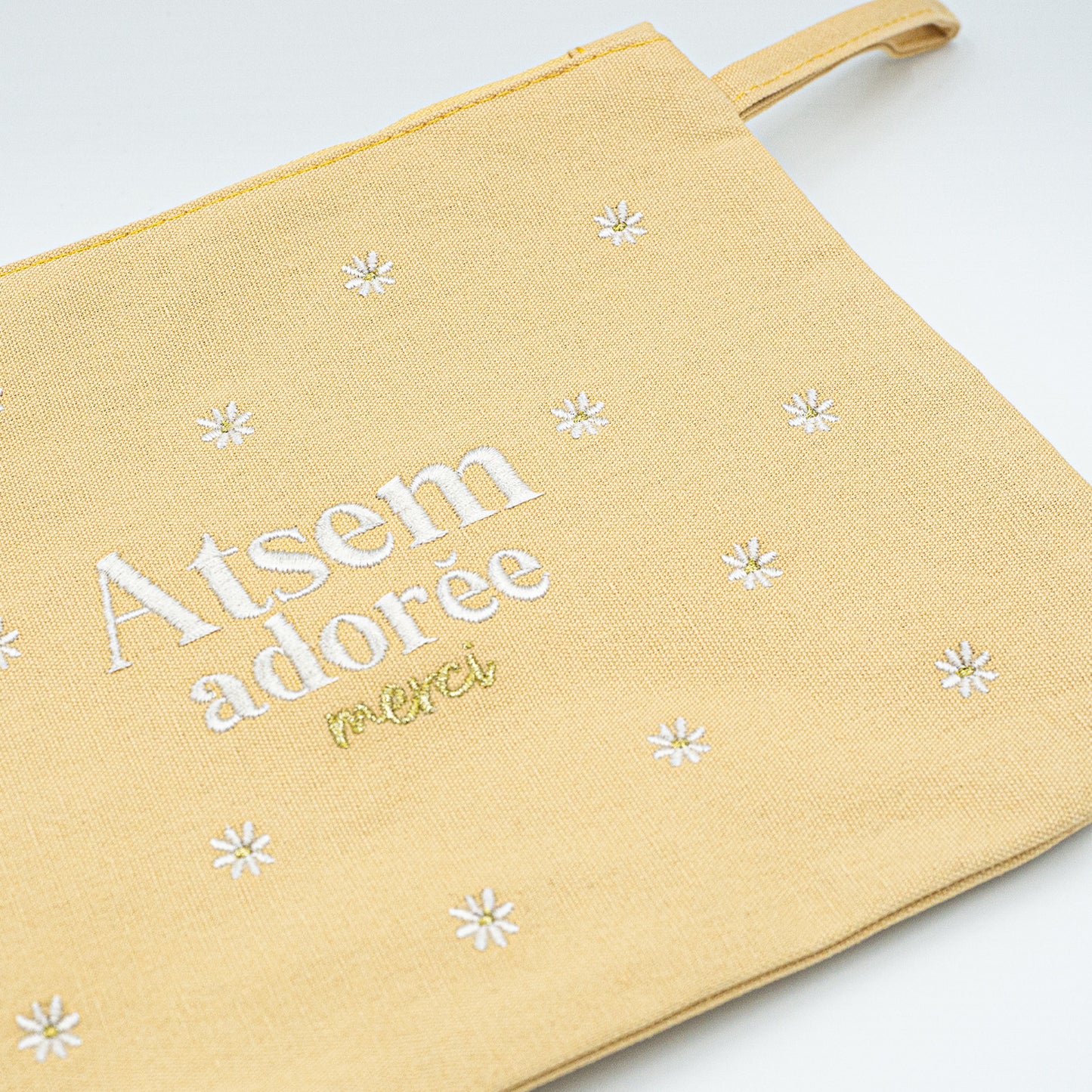 Pochette brodée - Atsem adorée, merci