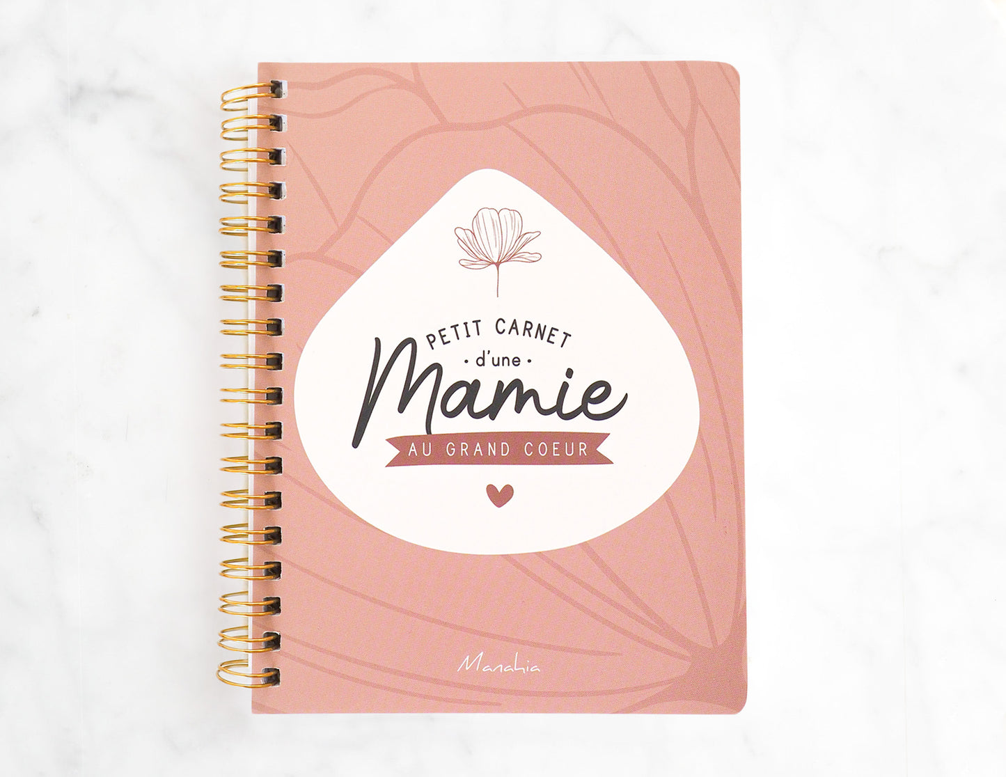 Carnet mamie - Petit carnet d'une mamie au grand coeur - Manahia