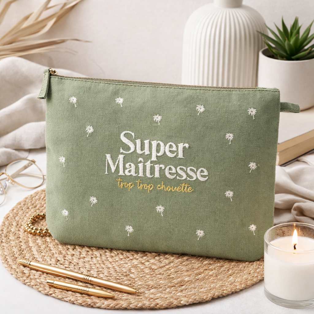 Pochette brodée maîtresse – Super maîtresse trop trop chouette – pochette coton – cadeau maîtresse – fin d’année scolaire